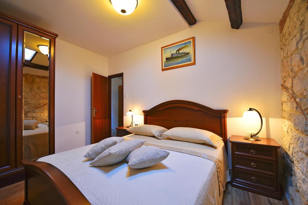 Antique Apartment Arsenale Rovinj Exterior photo