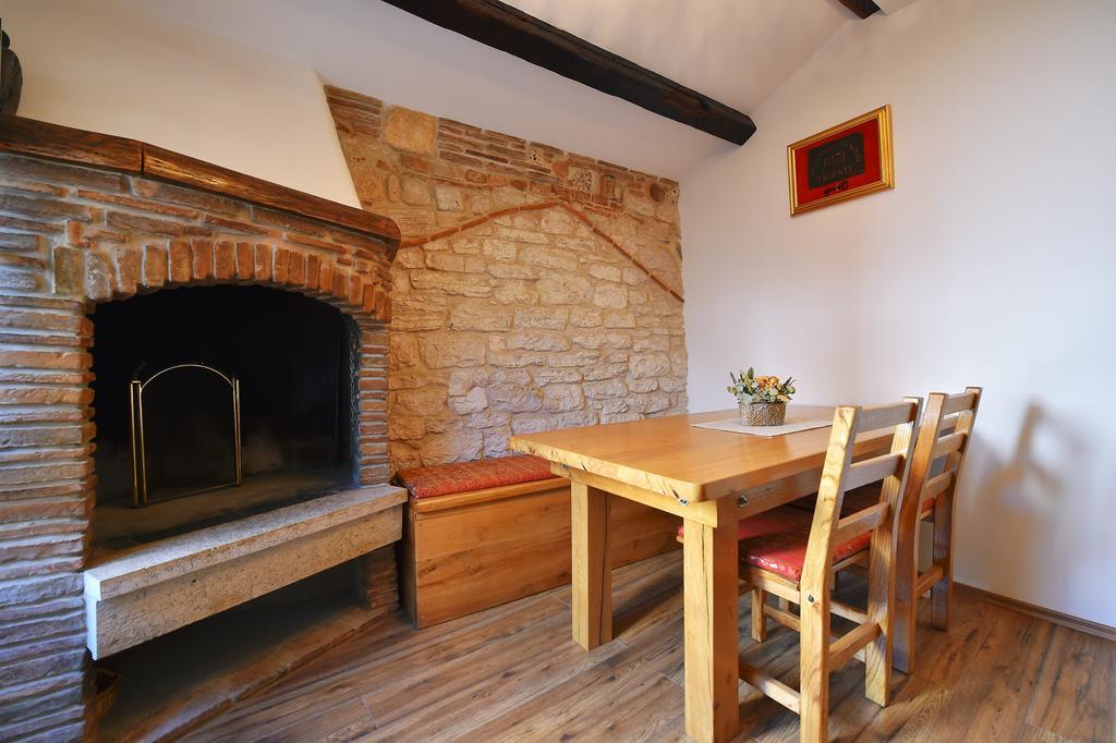 Antique Apartment Arsenale Rovinj Exterior photo
