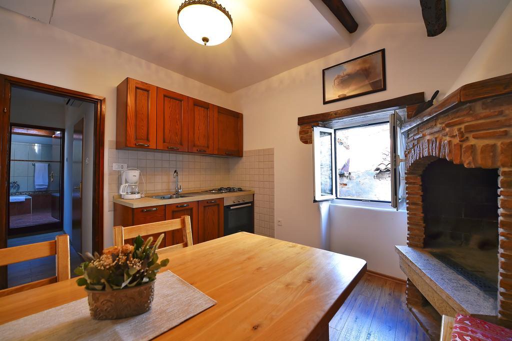 Antique Apartment Arsenale Rovinj Exterior photo