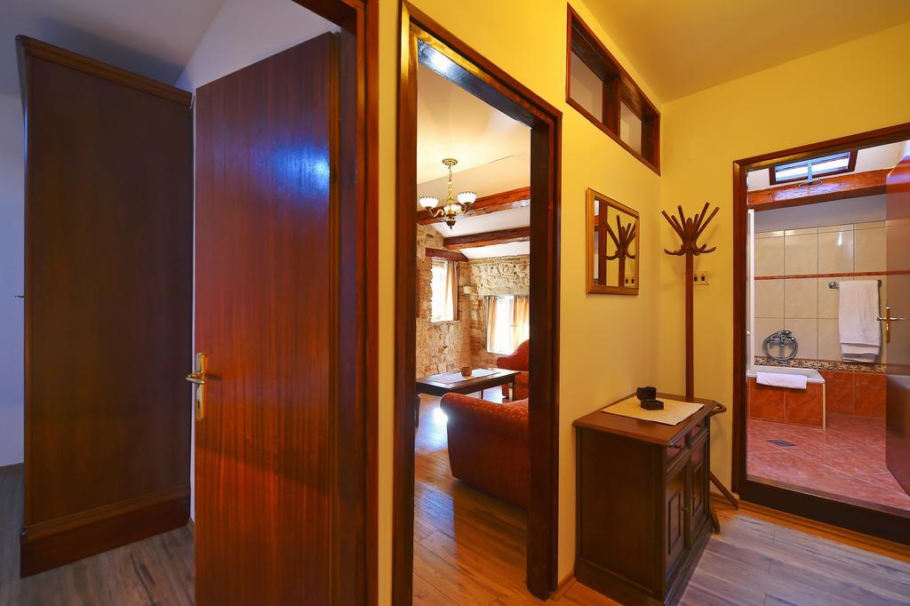 Antique Apartment Arsenale Rovinj Exterior photo